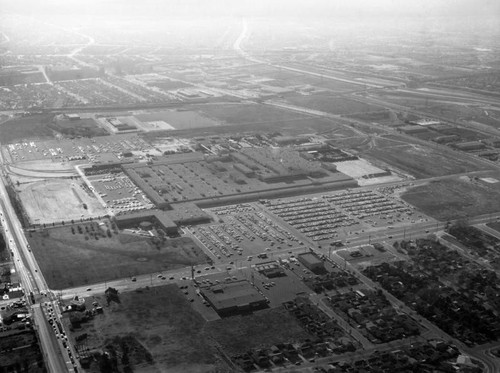 Ford Motor Co., Mercury Plant, Washington and Rosemead, looking west
