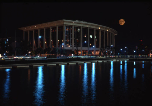 Dorothy Chandler Pavilion at night