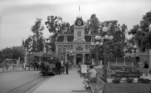 Disneyland City Hall