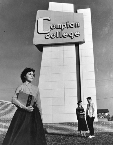 Compton College sign