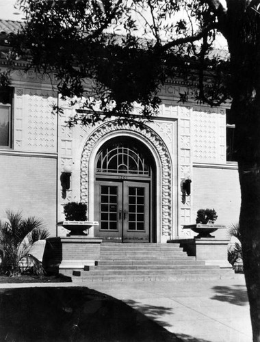 Vermont Square Branch Library Exterior