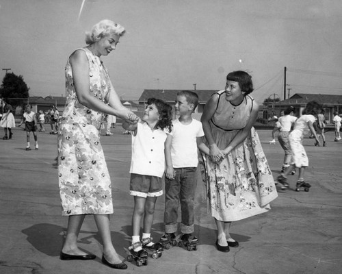 Cantara PTA mothers help skaters