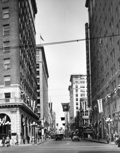 Corner of 8th and Main, toward Spring Street