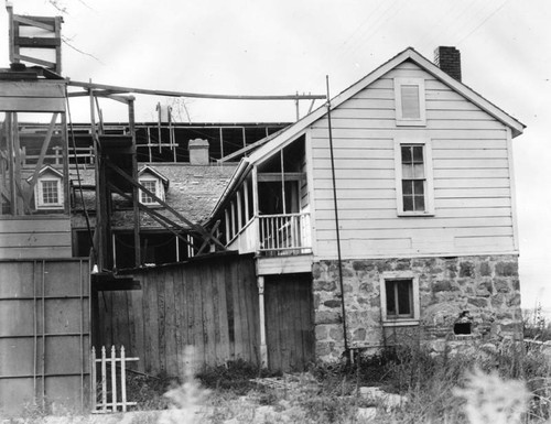 Old Burbank homestead, Burbank