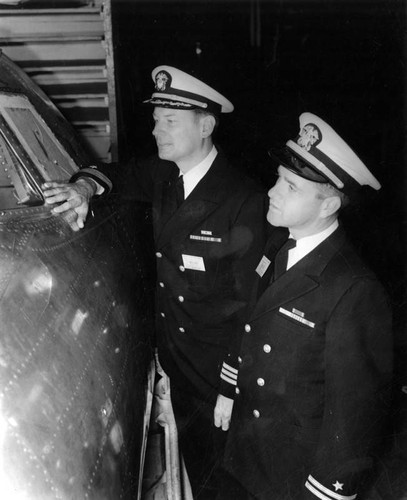 Navy reservists view radar search plane