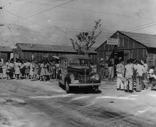 Japanese leave Manzanar