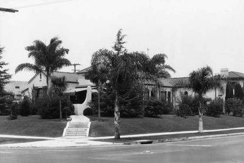 Home on Country Club Drive and Arlington Avenue