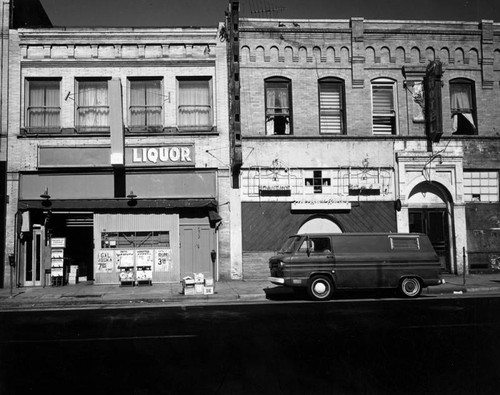 Liquor store on Harbor Boulevard