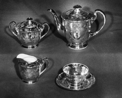 Solid gold tea set — Calisphere
