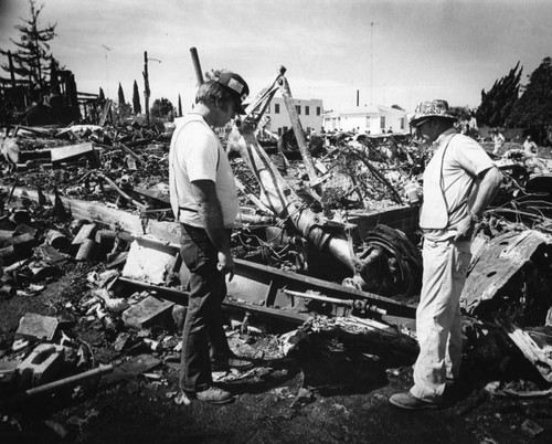 Horrific scene of jetliner crash, San Diego