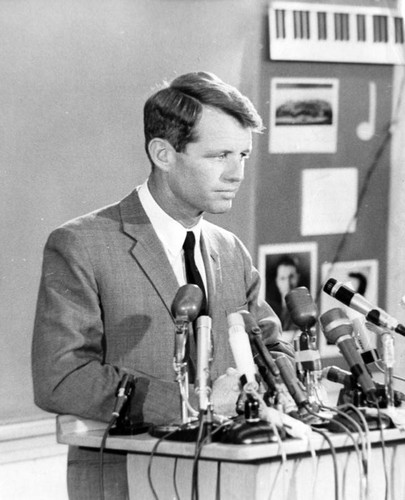 Bobby Kennedy visits Southland