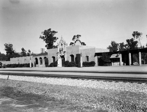 Glendale train station