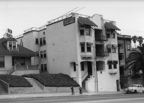 S. Flower Street residences, Bunker Hill