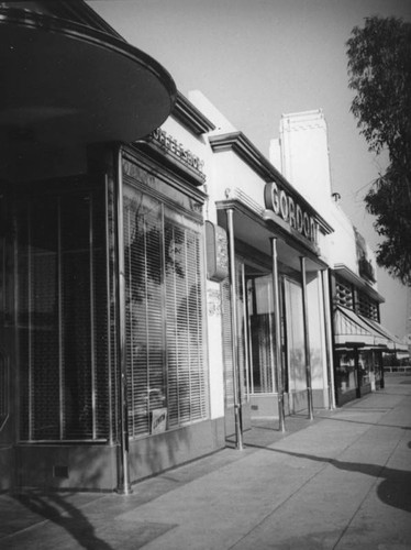 Gordon's Liquors on Wilshire Boulevard