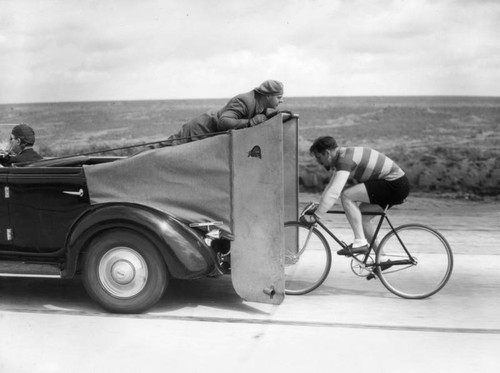 Windbreaker for a cyclist