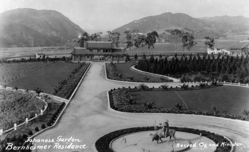 Residence and garden in Bernheimer Garden