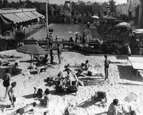 Ambassador Hotel Lido beach & pool