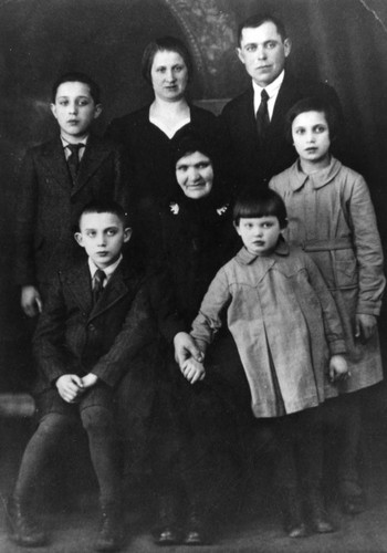 Suntup family portrait, Circa 1940