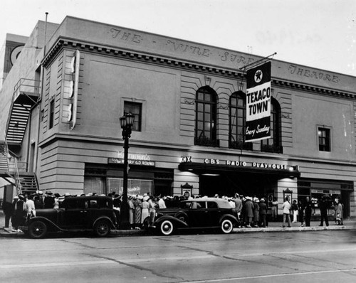 Crowds of people, Vine Street Theatre