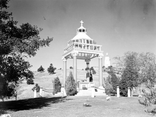 Forest Lawn's Sabina Temple