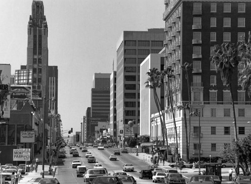 Wilshire Boulevard from Commonwealth Avenue