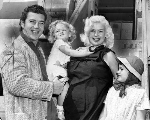 Jayne Mansfield, Mickey Hargitay, children back from Rome