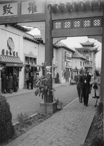 Gin Ling Way and Hill Street Gate, New Chinatown