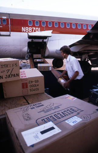 Loading cargo, Hollywood-Burbank Airport