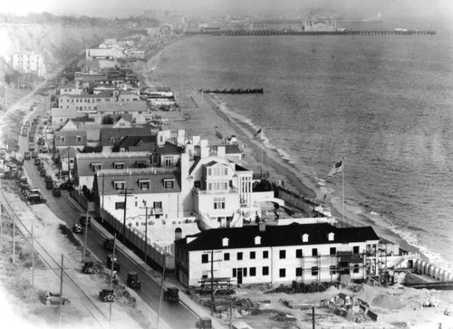 Buildings along the ocean front, Santa Monica