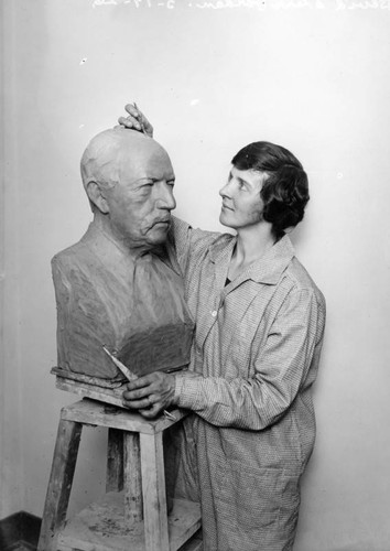 Lora Steere, sculptress