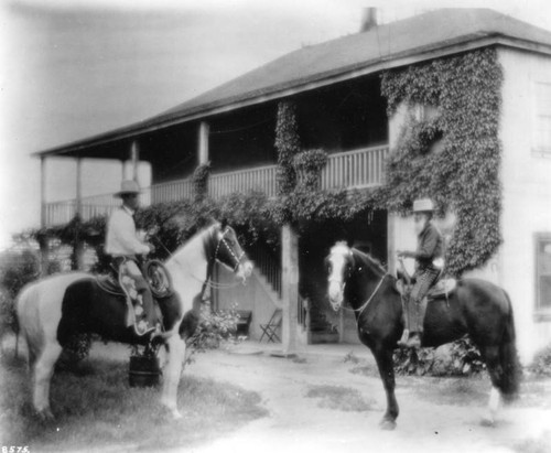 Men on horses, Lugo adobe