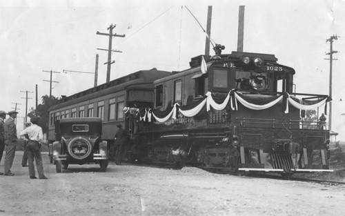 Funeral train brings Huntington home