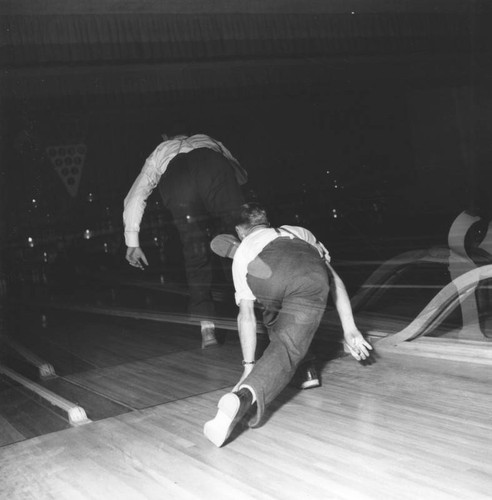 Bowling tournament at Burbank Bowl, view 8