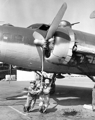 Crewmen recall war days with famous B-17 Bomber