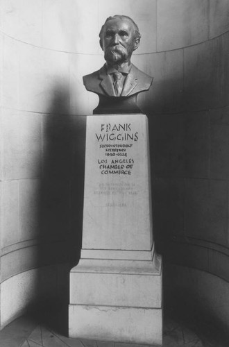 Frank Wiggins bust