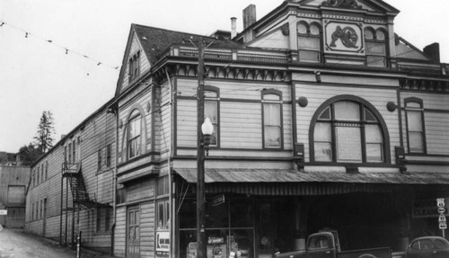 Auburn theater building