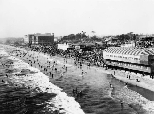 Crowds at the beach