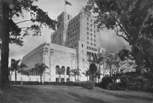 Elks Club, exterior