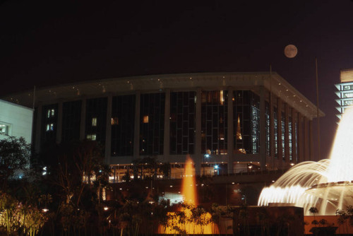 Dorothy Chandler Pavilion at night