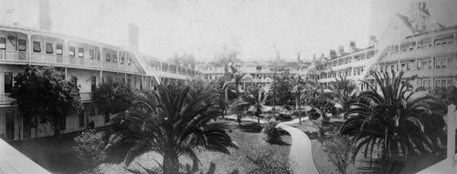 Hotel del Coronado courtyard, panoramic view