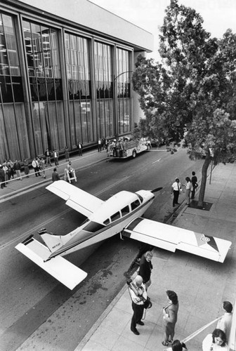 Emergency landing in Glendale