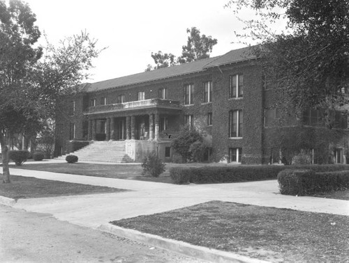 La Verne College building