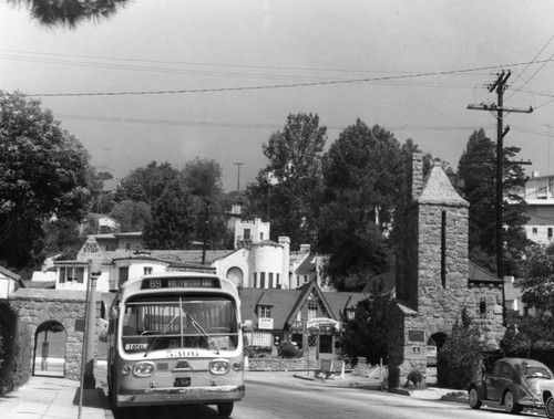 Bus waiting in Hollywoodland