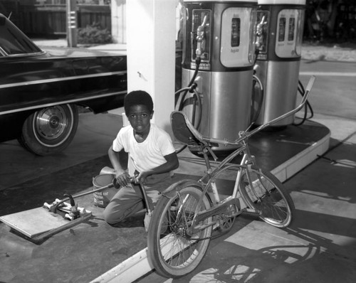 Mobil Service Station on Arlington Avenue