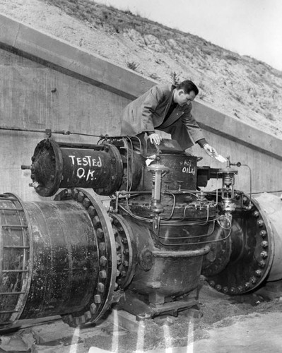 Baldwin Hills Reservoir construction