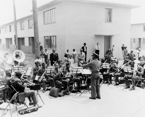 Band performs at Pueblo Del Rio Project