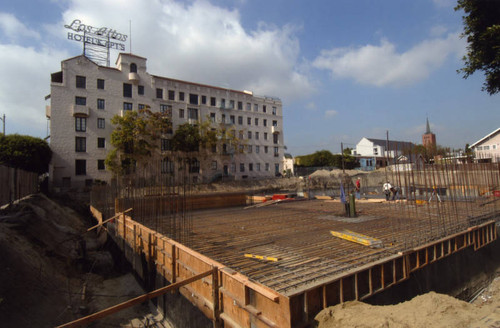 Perino's Apartments, foundation construction