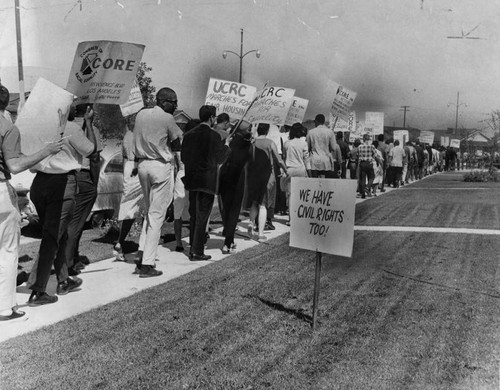 Demonstrators want fair housing