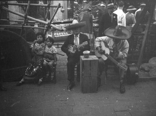 Olvera Street performers