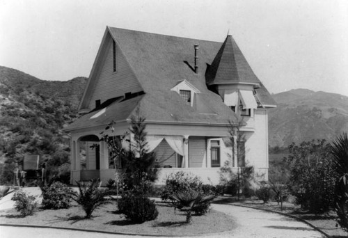 Charles Kregelo residence, Glendora